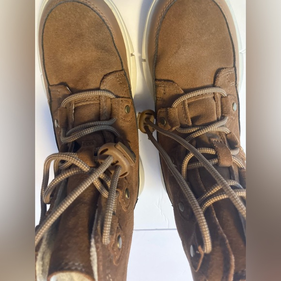 Sorel Kids SZ 2 brown Explorer boots waterproof like new - Picture 11 of 15